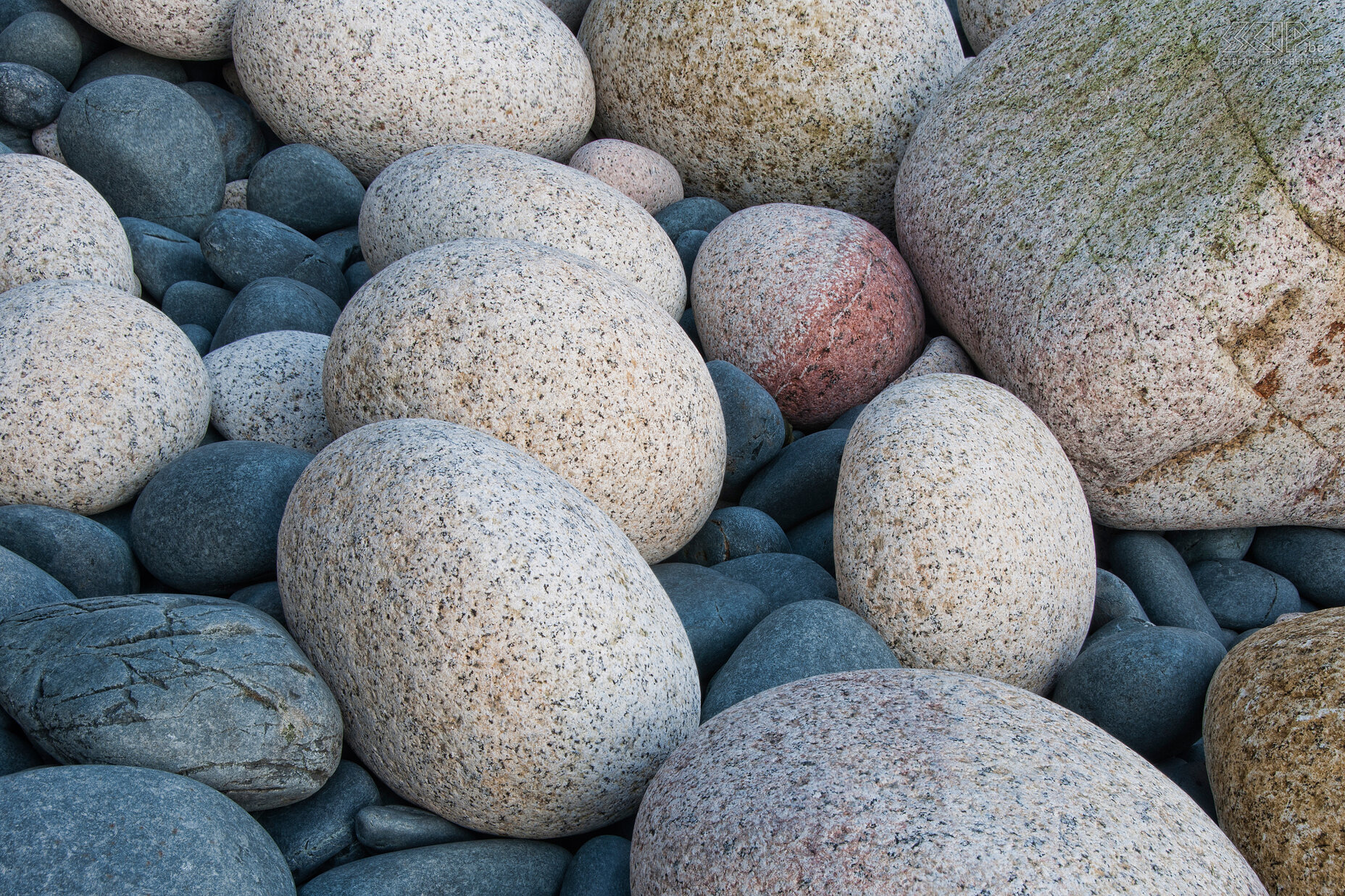 Porth Nanven / Cot Valley Beach Beautiful white and blue boulders on the rocky beaches of Cot Valley. Stefan Cruysberghs